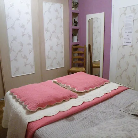 Bed and Breakfast Pavillon Avec Cheminee Et Balcon, Dans Un Village Fleuri Et Calme - Fr-1-585-120 Cousances-les-Forges
