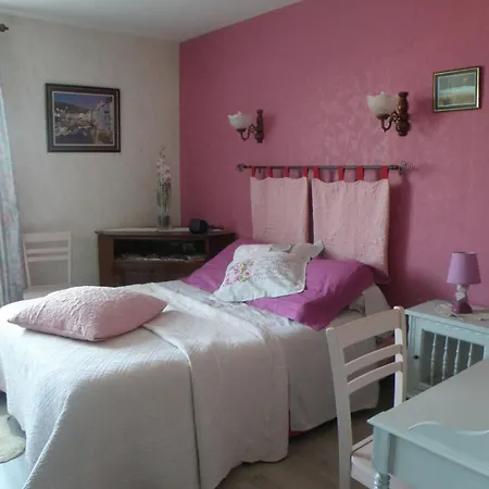 Pavillon Avec Cheminee Et Balcon, Dans Un Village Fleuri Et Calme - Fr-1-585-120 Cousances-les-Forges