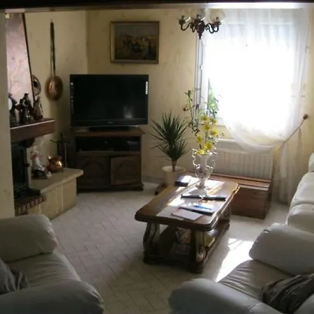 Pavillon Avec Cheminee Et Balcon, Dans Un Village Fleuri Et Calme - Fr-1-585-120 Cousances-les-Forges