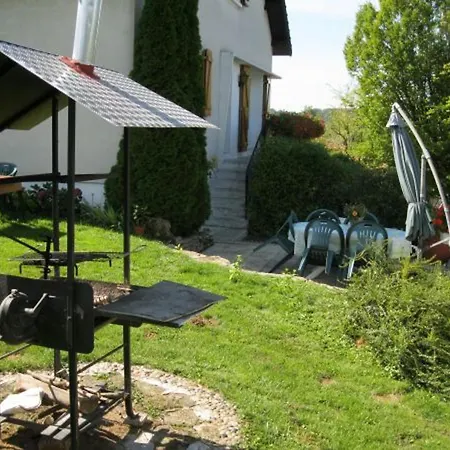 Bed and Breakfast Pavillon Avec Cheminee Et Balcon, Dans Un Village Fleuri Et Calme - Fr-1-585-120 3*